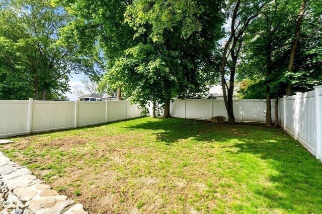 127 Highland Ave, Watertown, MA 02472 - view of yard