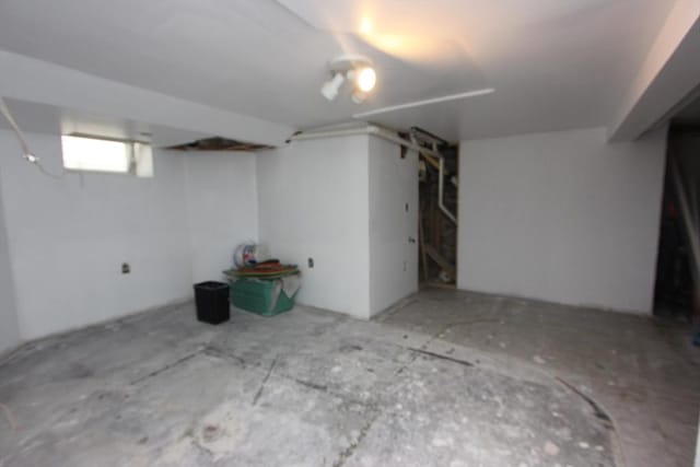 271 Gibson St, Lowell, MA 01851 - view of below grade area