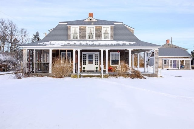 view of front facade featuring a porch