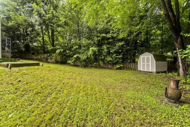52 Marmon Ct, Springfield, MA 01129 - view of yard
