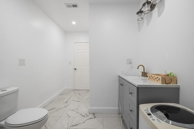 bathroom with visible vents, baseboards, toilet, recessed lighting, and marble finish floor