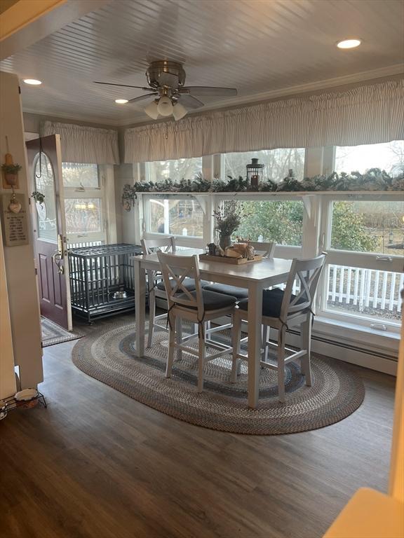 sunroom / solarium with ceiling fan