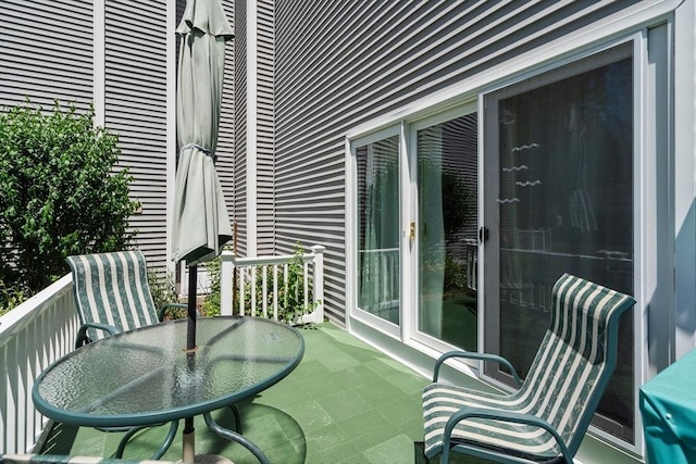 84 Chapin Greene Unit 84, Ludlow, MA 01056 - balcony featuring outdoor dining space