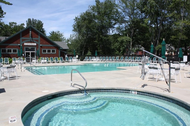 5 Lazy Day Dr Unit 5, Westford, MA 01886 - pool featuring fence and a patio area