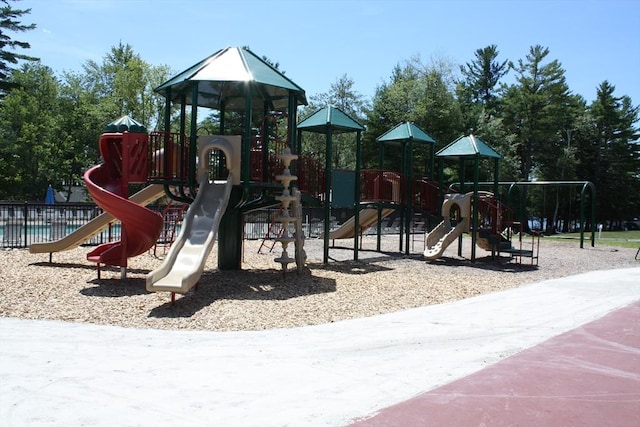 5 Lazy Day Dr Unit 5, Westford, MA 01886 - view of community play area