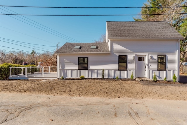 view of front of property