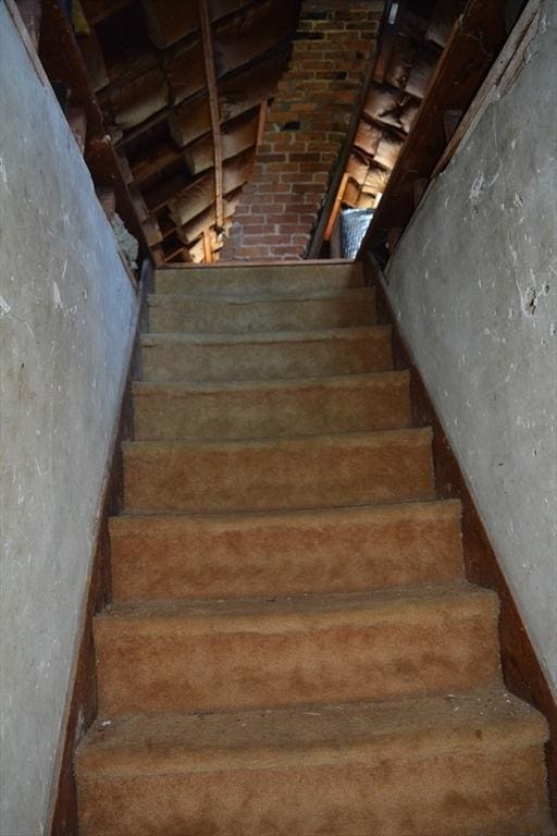 19 Noble Ave, Westfield, MA 01085 - view of stairs