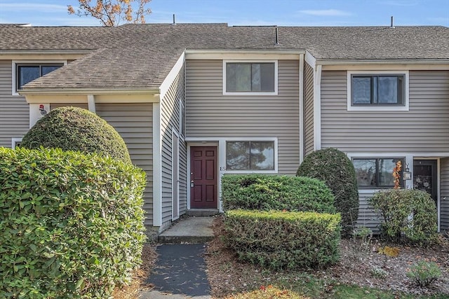 view of front of house featuring a shingled roof