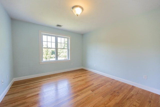 10 Chase Lndg Unit B, Easton, MA 02375 - empty room featuring light wood-style flooring and baseboards