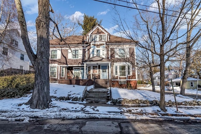 view of american foursquare style home