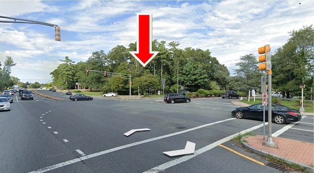 Listing photo 3 for 71 Faunce Corner Mall Rd, Dartmouth MA 02747