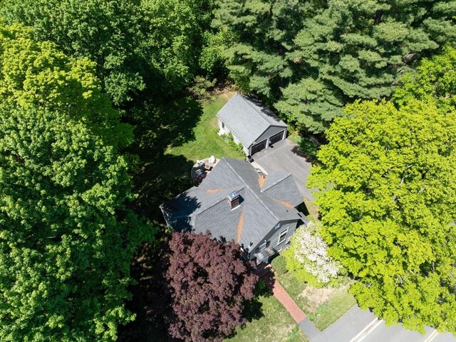 aerial view of property and surrounding area