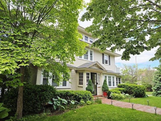 75 Hillcroft Ave, Worcester, MA 01606 - view of front of property featuring a front yard