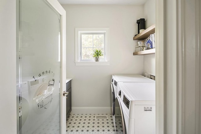 5 Bullens Way, Canton, MA 02021 - washroom featuring washer and clothes dryer, light flooring, and baseboards