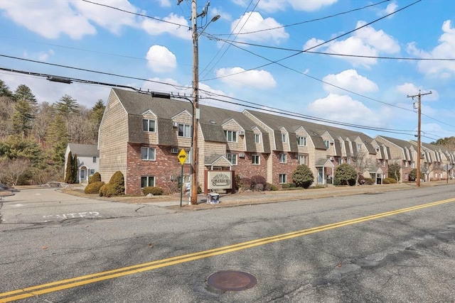 view of building exterior featuring a residential view