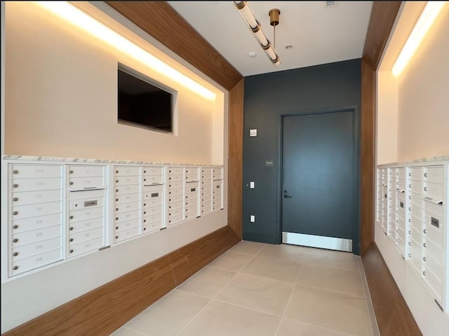 191 Washington St Unit 708, Boston, MA 02135 - surrounding community featuring mail area