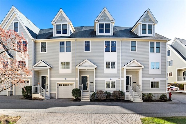 view of front facade featuring a garage