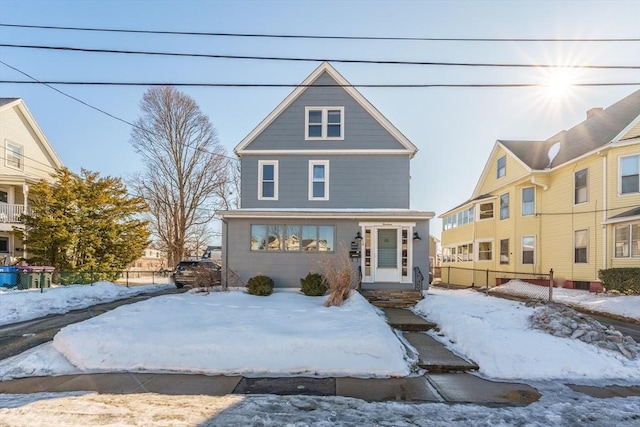 view of american foursquare style home