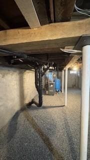 15 York St, Haverhill, MA 01830 - unfinished below grade area featuring a water pressure tank