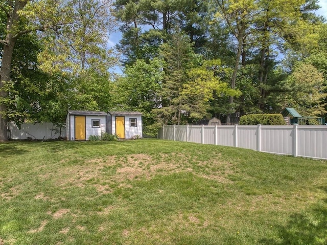 13 Kingston St, North Reading, MA 01864 - view of yard