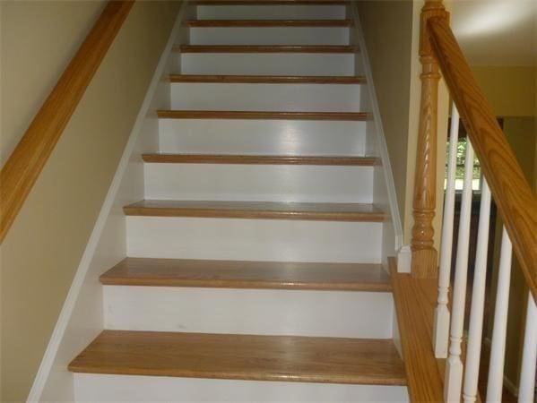 97 N Row Rd, Sterling, MA 01564 - view of staircase