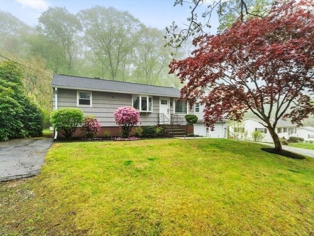 189 Brigham Hill Rd, Grafton, MA 01536 - view of front of property featuring a front lawn