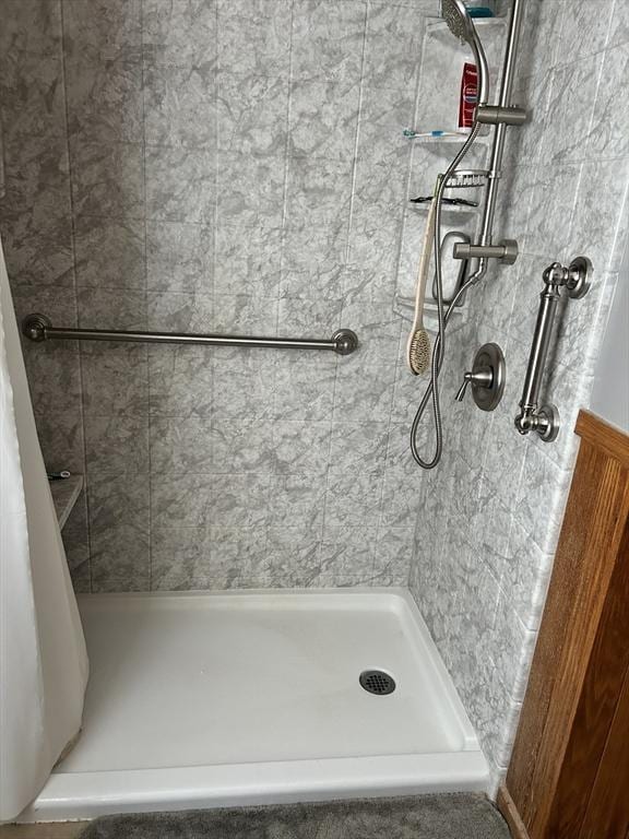 554 Main St, Becket, MA 01223 - bathroom with tiled shower