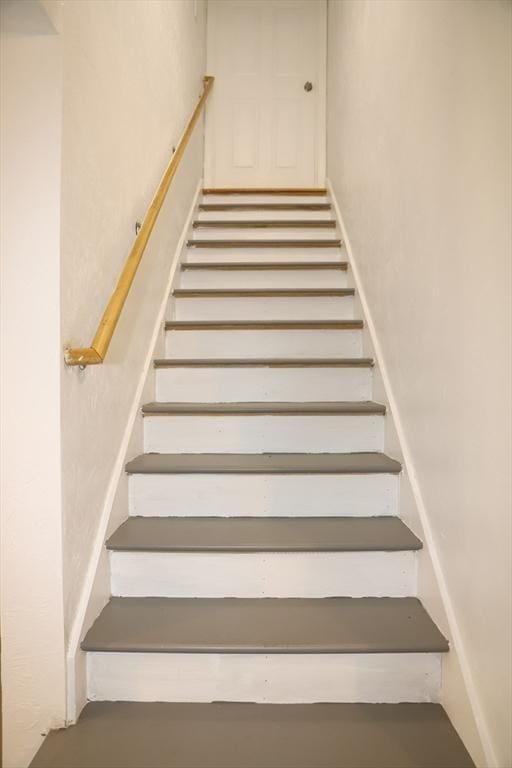 99 Dudley Rd, Oxford, MA 01540 - view of stairs
