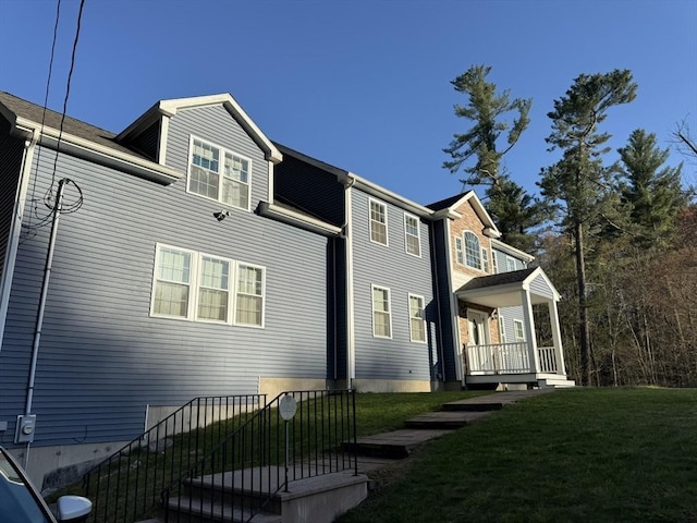 99 Dudley Rd, Oxford, MA 01540 - view of side of property with a yard