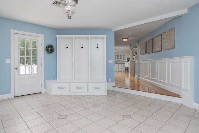 8 Whitaker Ln, Groton, MA 01450 - mudroom with baseboards