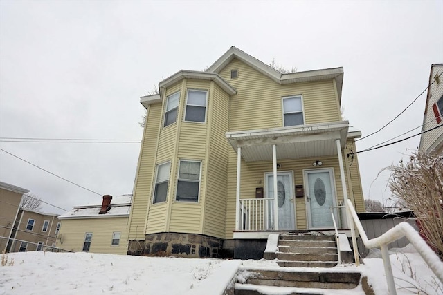 view of front of property featuring a porch