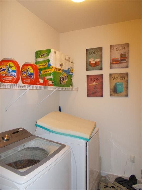 38 Stonebridge Dr Unit 38, Hanson, MA 02341 - laundry area featuring washing machine and dryer