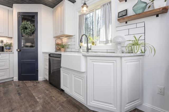 20 Bailey Shr, Hampstead, NH 03841 - bar with black dishwasher, backsplash, dark wood-type flooring, and baseboards