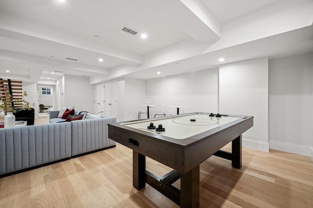 playroom featuring visible vents, recessed lighting, light wood-style floors, and baseboards