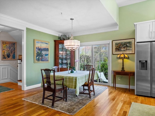 8 Sandstone Dr Unit 8, Medway, MA 02053 - dining room with a chandelier, light wood finished floors, baseboards, and crown molding