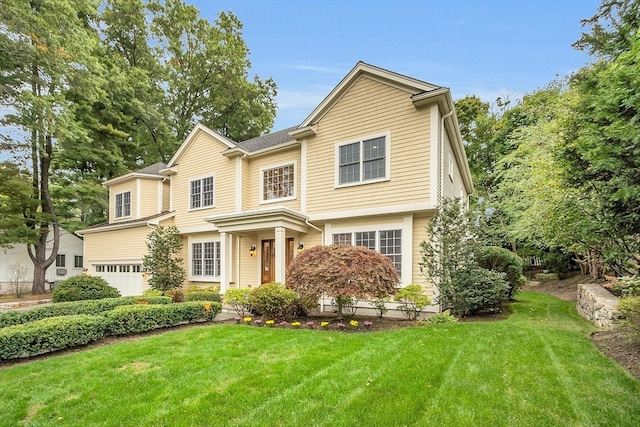 view of front of property with a front yard