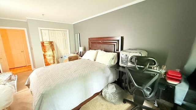 13 Dallas Dr Unit 308, Dracut, MA 01826 - bedroom featuring crown molding and a closet