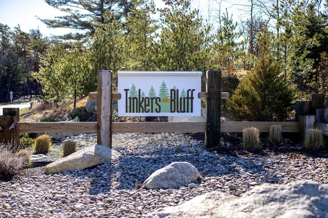 view of community / neighborhood sign