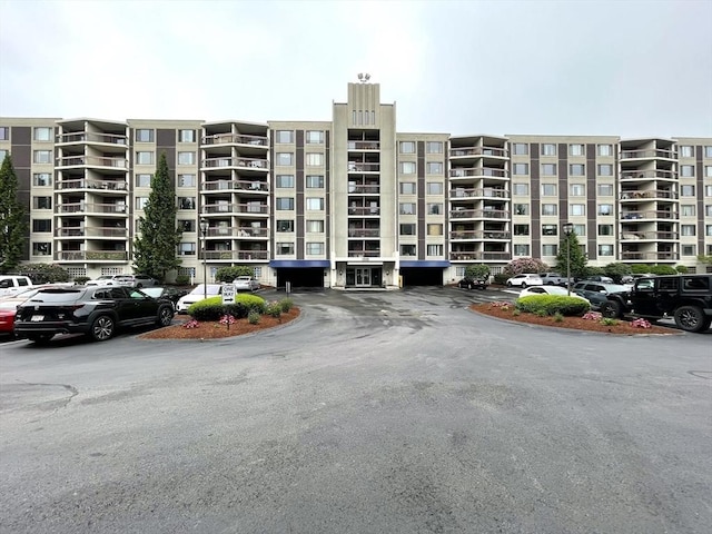 1550 Worcester Rd Unit 524, Framingham, MA 01702 - view of apartment building / complex with uncovered parking