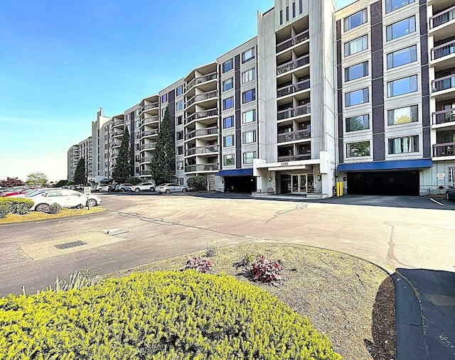 1550 Worcester Rd Unit 524, Framingham, MA 01702 - view of apartment building / complex