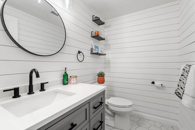47 Plantation Rd Unit 47, Oxford, MA 01540 - bathroom featuring visible vents, toilet, tile patterned flooring, and vanity