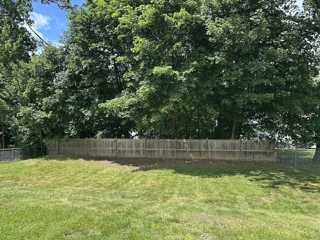 10 Marilyn Dr, Auburn, MA 01501 - view of fenced backyard