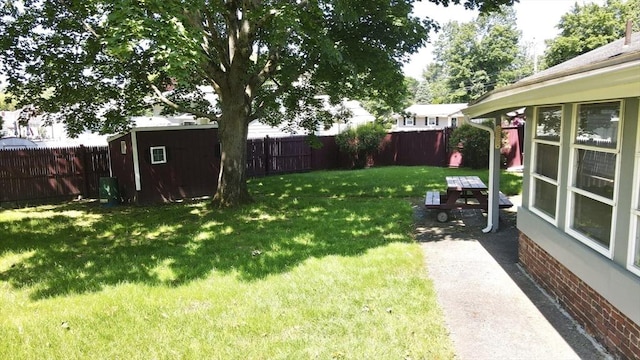 333 Clark Rd, Lowell, MA 01852 - view of yard