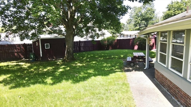 333 Clark Rd, Lowell, MA 01852 - view of yard