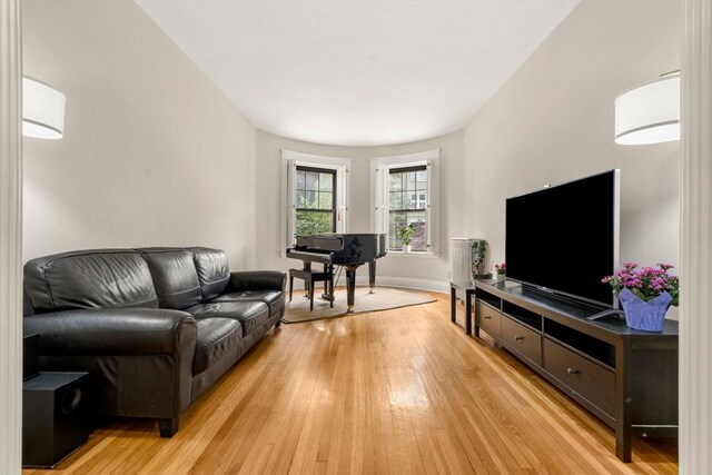 149 Winthrop Rd Unit 5, Brookline, MA 02445 - living area featuring light wood-style flooring and baseboards