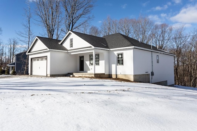 view of front facade with a garage