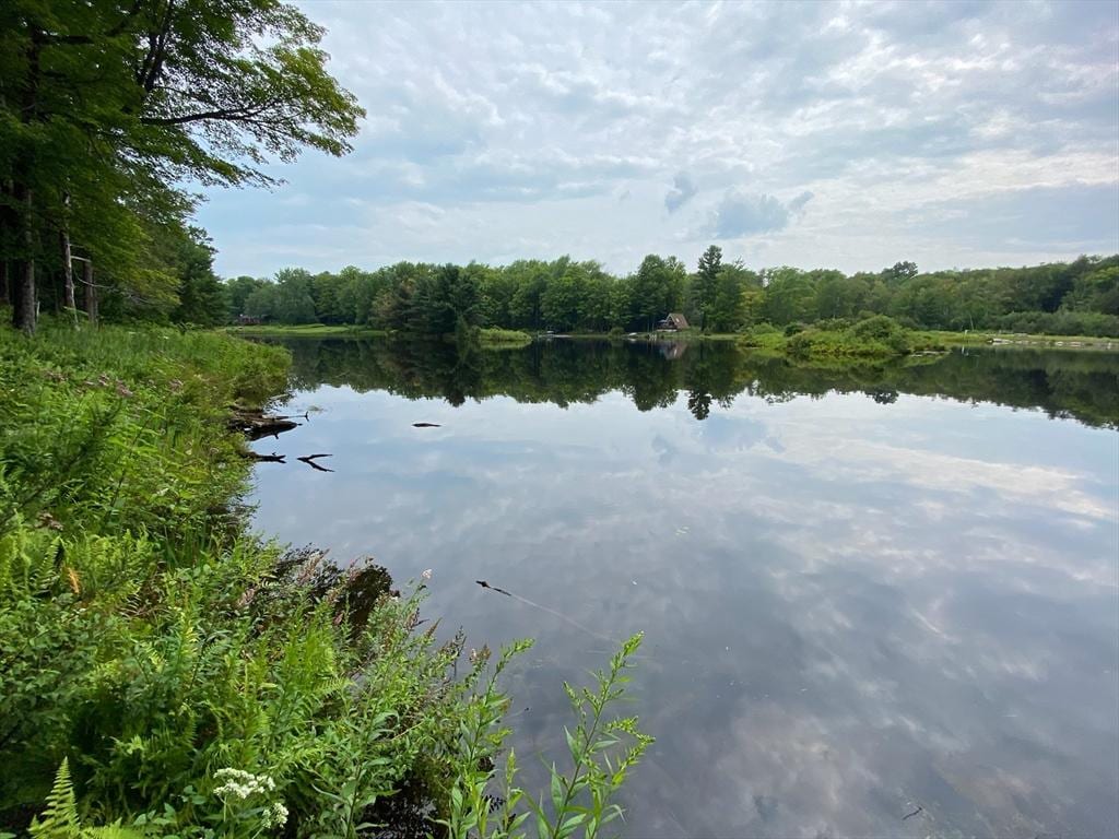 0 King Richard Dr, Becket, MA 01223