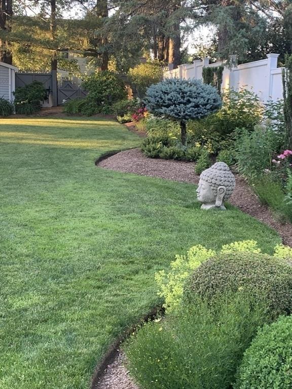 view of yard featuring fence