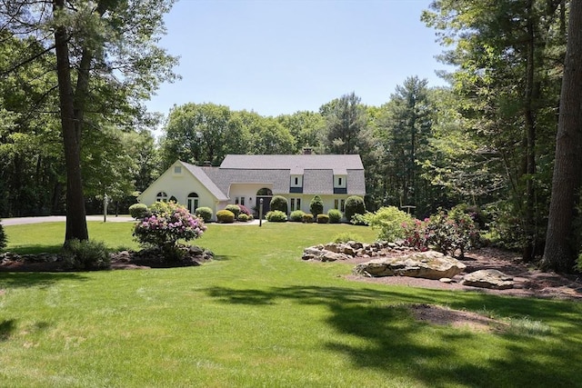 8 Mercer Ln, Franklin, MA 02038 - view of front of property featuring a front yard and a chimney