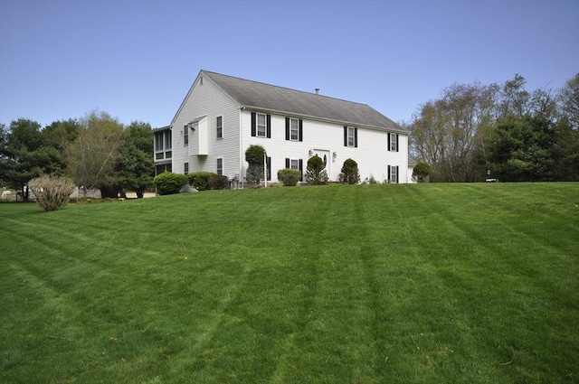 view of front of house with a front yard